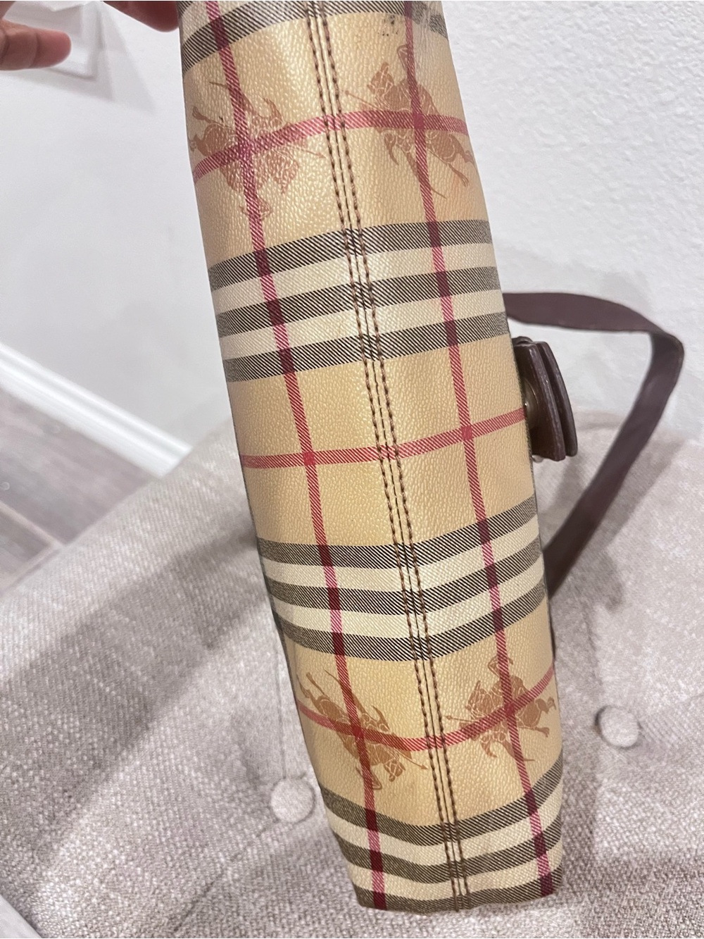 BURBERRY HAYMARKET BUCKLE SHOULDER BAG. - Picture 7 of 14